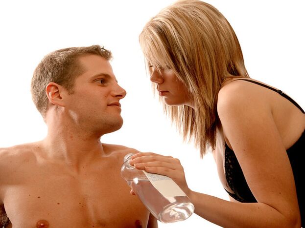 运动时应使用按摩油来增大阴茎。